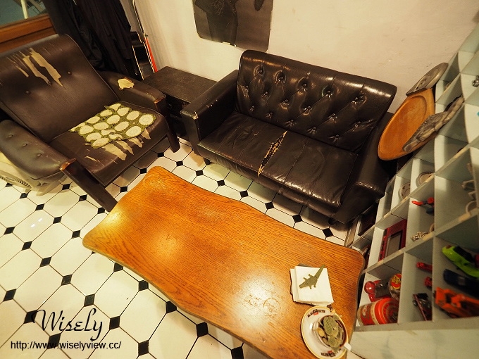 【食記】台北大同。捷運中山站：Rooster Café & vintage (公雞咖啡)＠復古氣息的咖啡店