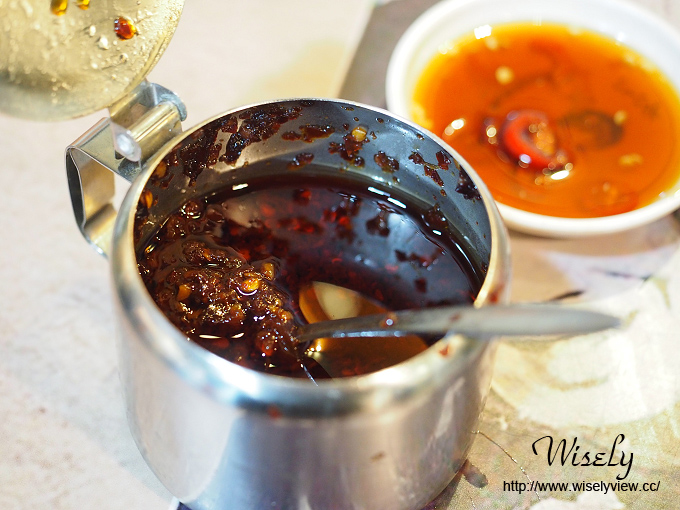 【食記】台北大安。捷運科技大樓站：瑞榮燒臘(鴨腿叉燒飯)＠近台大後門&戲院海報裝潢