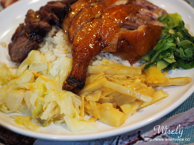 【食記】台北大安。捷運科技大樓站：瑞榮燒臘(鴨腿叉燒飯)＠近台大後門&戲院海報裝潢