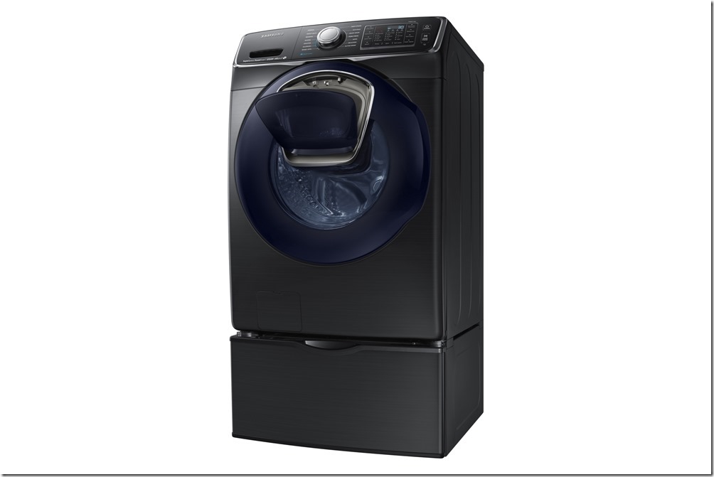 三星AddWash滾筒式洗衣機首創的AddWash前載功能，配有獨特的附加門，能夠方便地在洗滌的過程中隨時放入任何一件漏掉的衣服