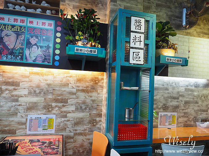 【食記】台北大安。捷運科技大樓站：瑞榮燒臘(鴨腿叉燒飯)＠近台大後門&戲院海報裝潢