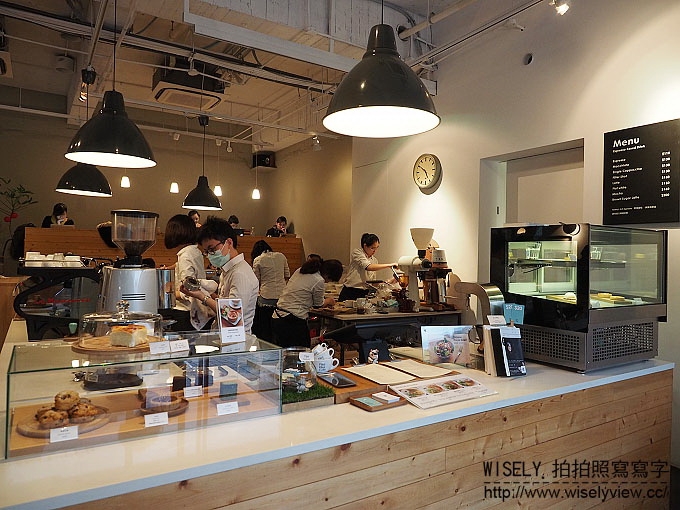 【食記】台北中山。捷運松江南京站：Fika Fika Café＠伊通街裡冠軍光環的北歐風咖啡館