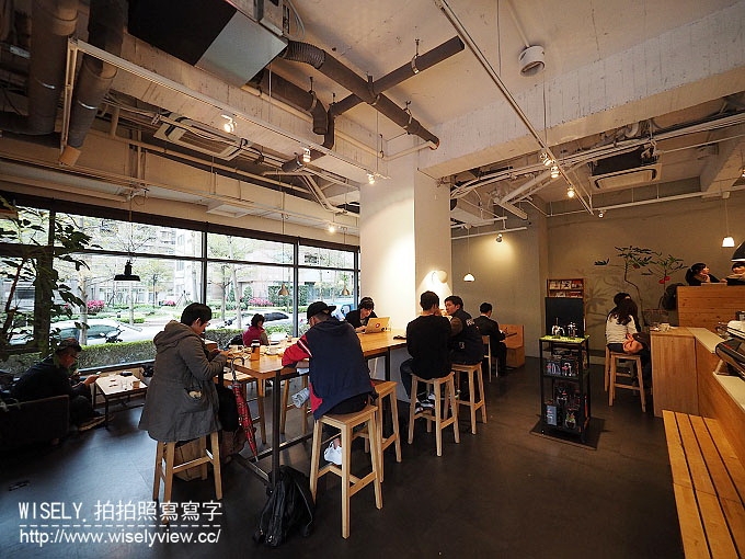 【食記】台北中山。捷運松江南京站：Fika Fika Café＠伊通街裡冠軍光環的北歐風咖啡館