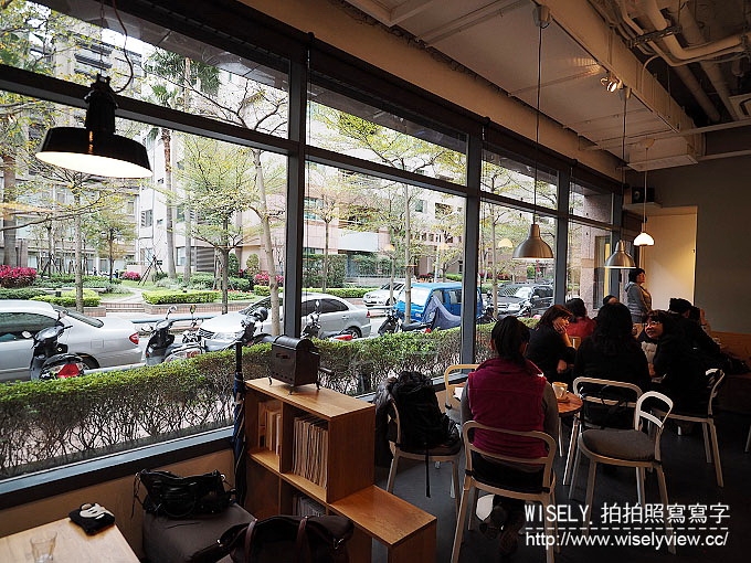 【食記】台北中山。捷運松江南京站：Fika Fika Café＠伊通街裡冠軍光環的北歐風咖啡館