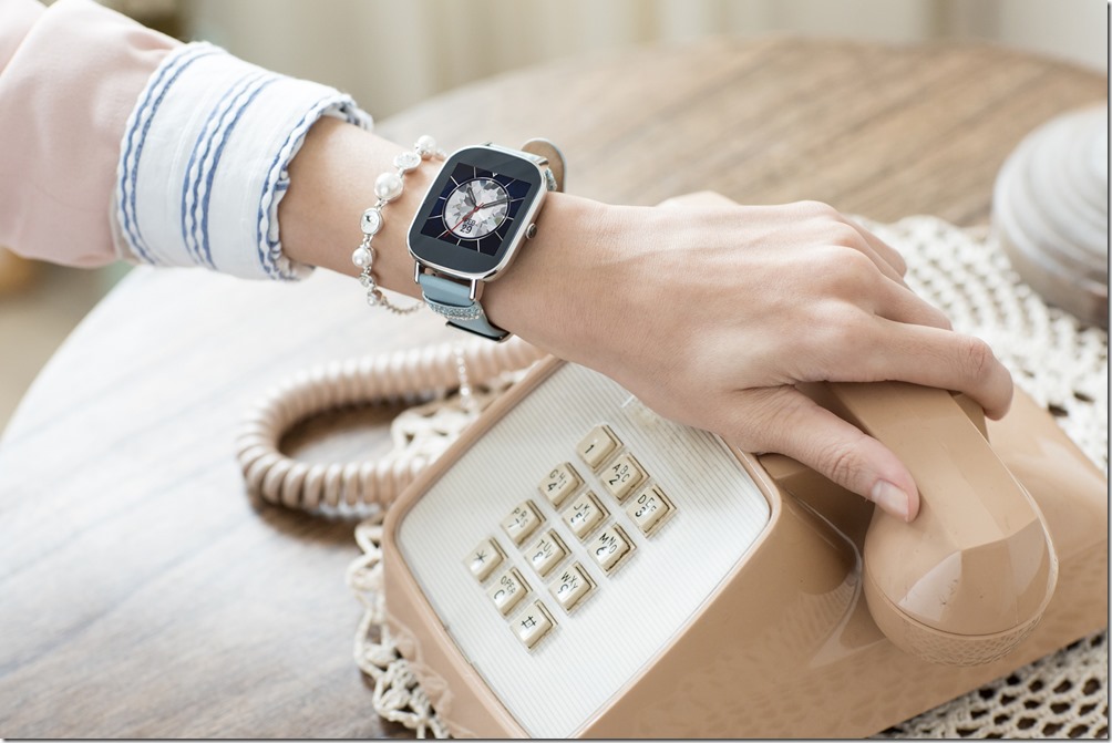 母親節即將到來，採用施華洛世奇水晶的ASUS ZenWatch 2「真皮晶鑽藍」限定款，躍居獻愛媽咪好禮人氣排行No.1