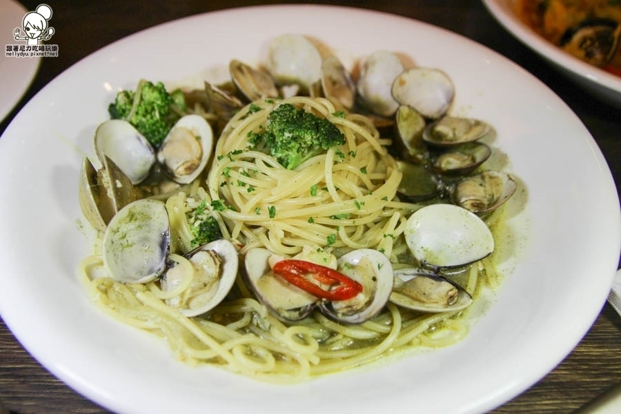 Booking書店 漫畫書店 複合式餐廳 (34 - 50).jpg