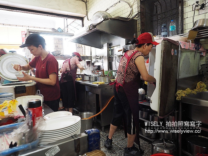 【食記】高雄前金。捷運市議會站：七賢鴨肉飯專賣店＠近一甲子的懷舊美味，在地人推薦美食