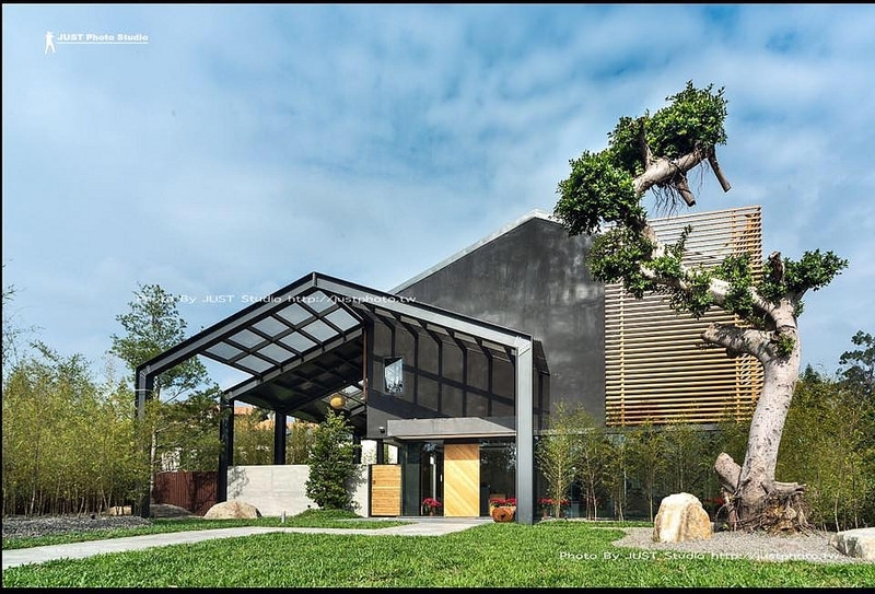 12509248_887082591389561_3008641544194850151_n