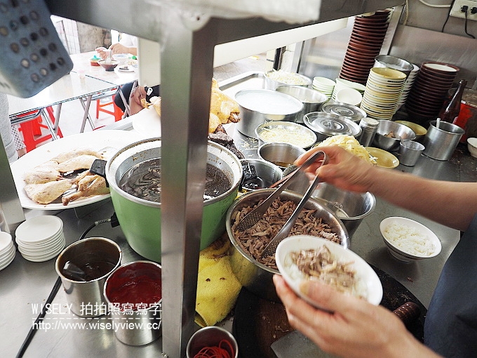 【食記】高雄前金。捷運市議會站：七賢鴨肉飯專賣店＠近一甲子的懷舊美味，在地人推薦美食