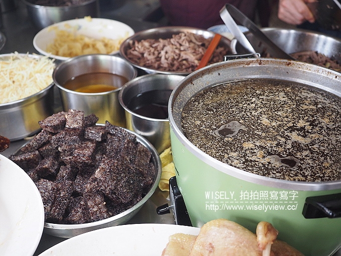 【食記】高雄前金。捷運市議會站：七賢鴨肉飯專賣店＠近一甲子的懷舊美味，在地人推薦美食