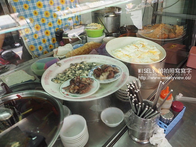 【食記】台南市。中西區：國華街肉燥飯＠美味可口肉燥飯配肥美虱目魚肚，超正點！