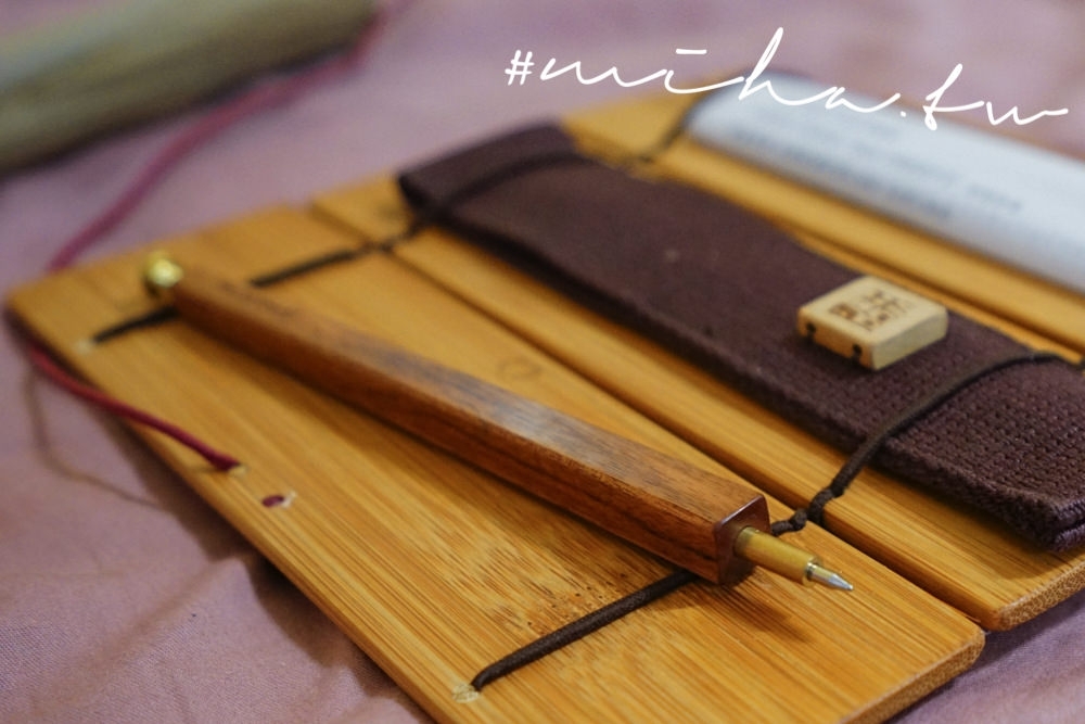 宜蘭閑工夫,客製化禮物,客製化原子筆,刻字原子筆,約會必看,約會禮物,木頭禮物,