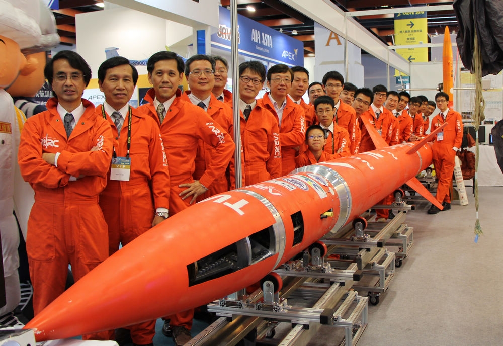 2015-8-15 台北航太展合照