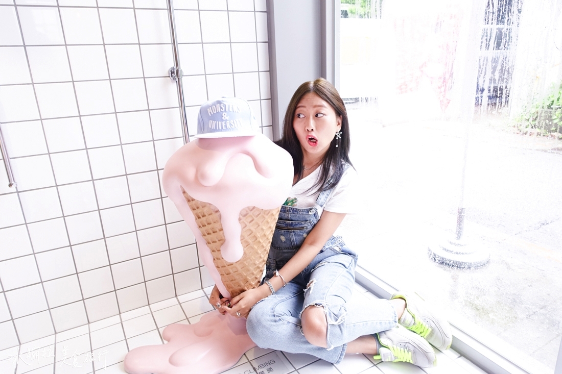 台中拍照景點,冰淇淋拍照景點,台中冰淇淋泳池,台中冰淇淋餐廳,台中聚會餐廳,台中下午茶,台中一日遊,台中好吃,台中好玩,台中景點,i'mtalato