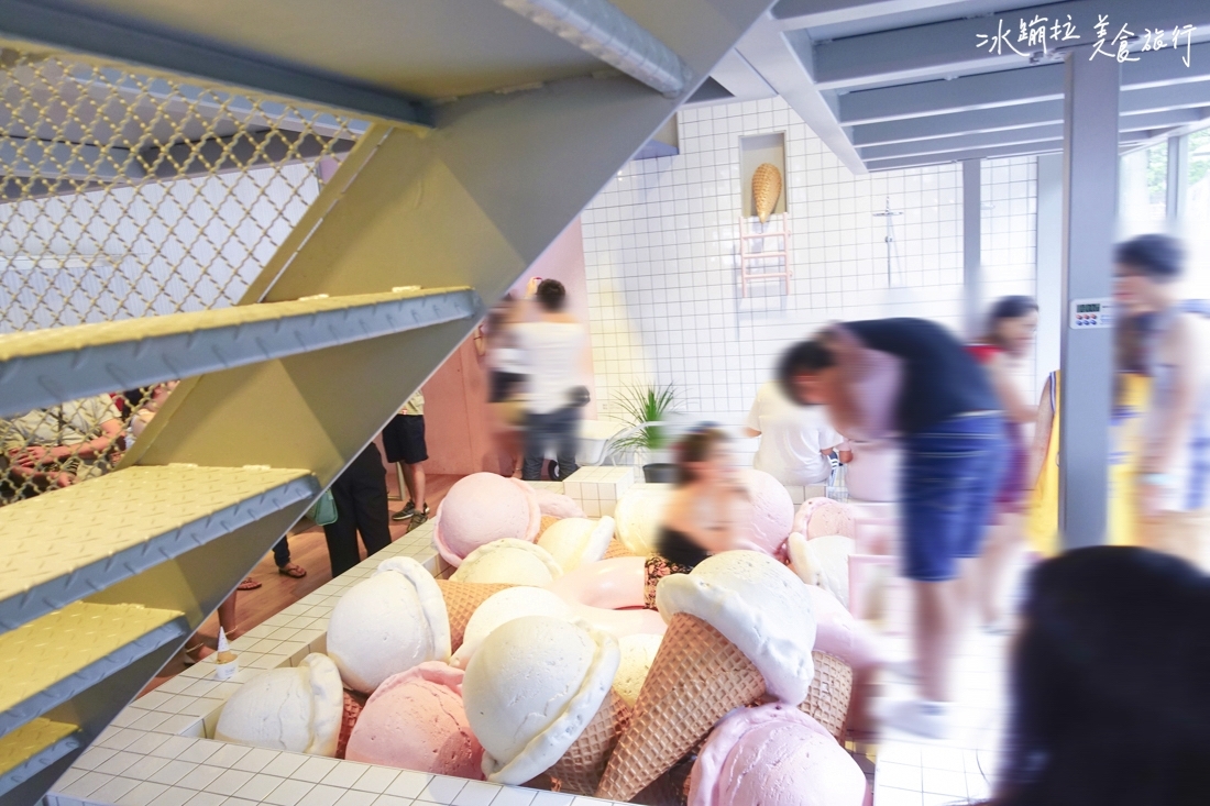 台中拍照景點,冰淇淋拍照景點,台中冰淇淋泳池,台中冰淇淋餐廳,台中聚會餐廳,台中下午茶,台中一日遊,台中好吃,台中好玩,台中景點,i'mtalato