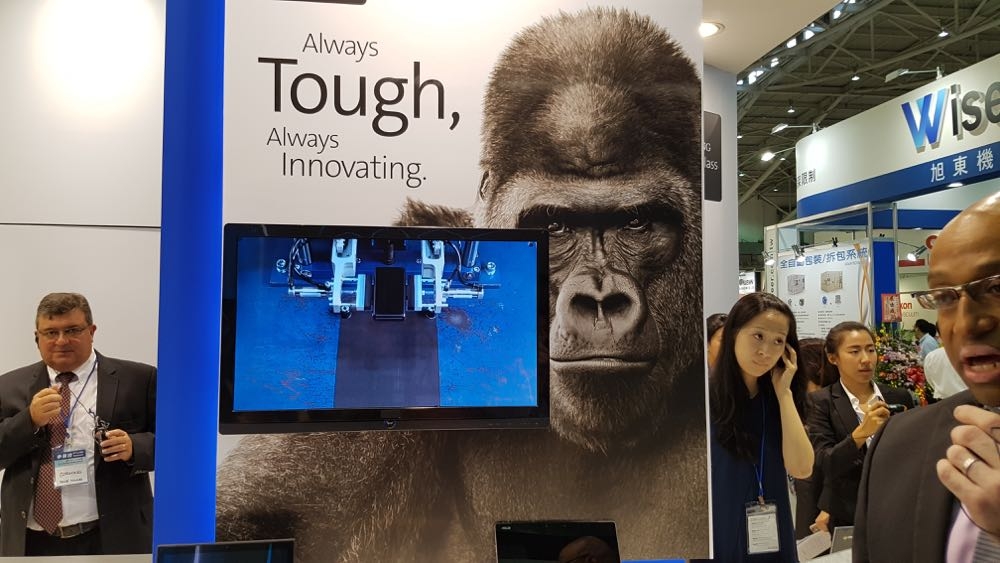 康寧玻璃技術盡在南港展覽館 最新大猩猩現身其中