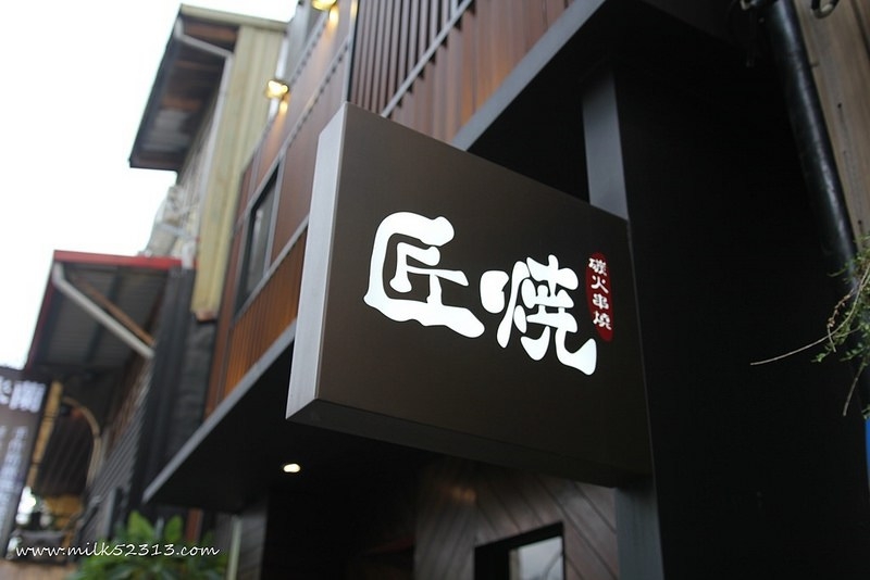 27689618503_a9909b1329_c