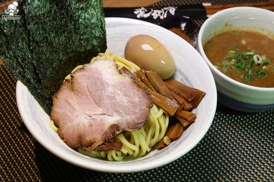 1472047494-523653970