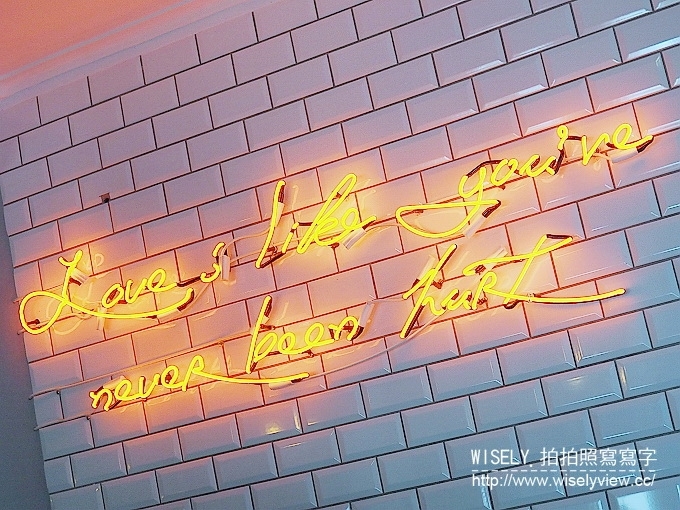 【食記】台北中正。捷運古亭站：Love; Café (咖啡輕食簡餐)＠從白天到深夜，牯嶺街裡的情感味蕾出口