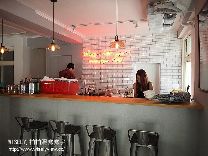 【食記】台北中正。捷運古亭站：Love; Café (咖啡輕食簡餐)＠從白天到深夜，牯嶺街裡的情感味蕾出口