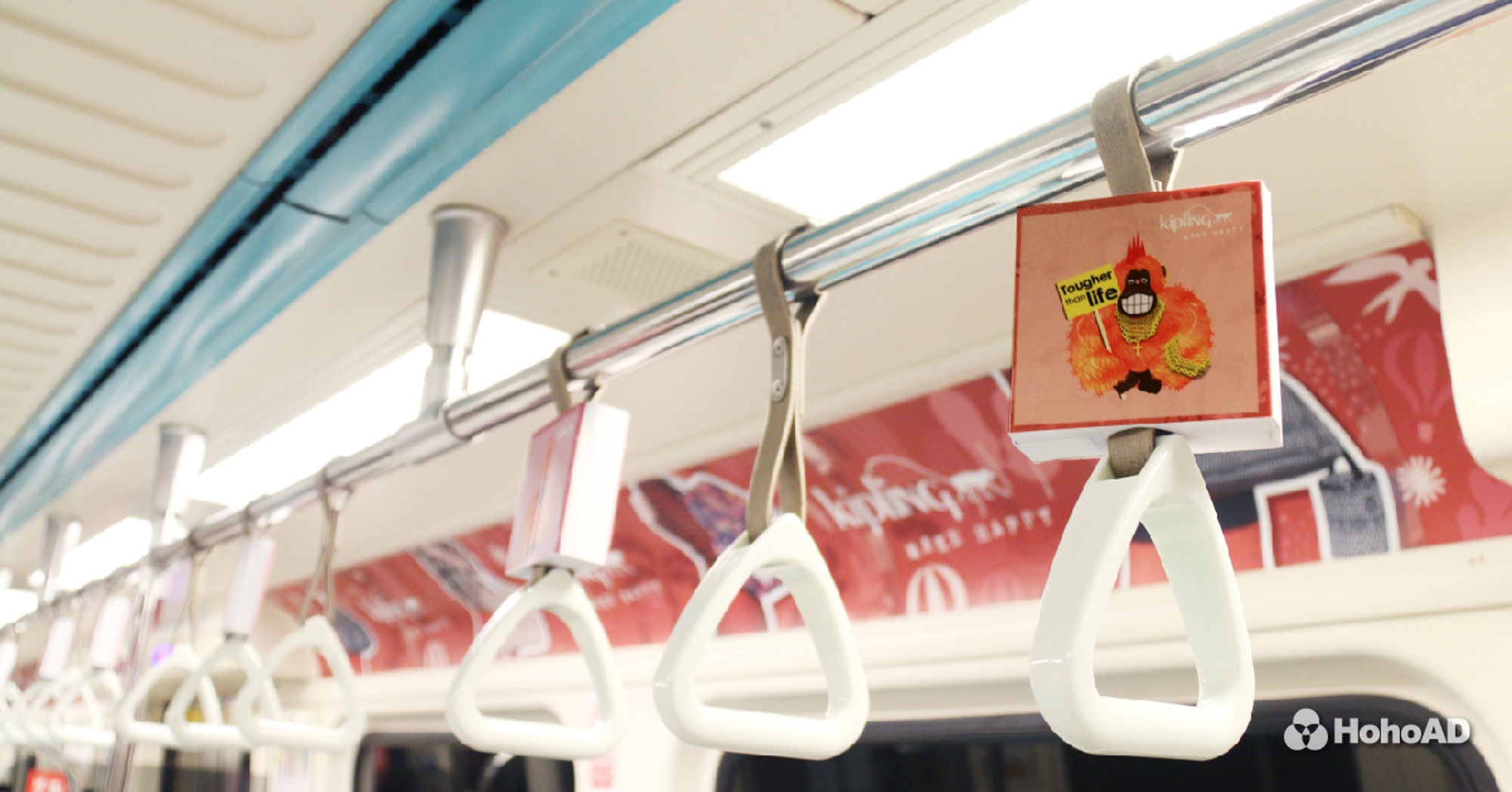 Kipling打造繽紛亮眼的彩繪列車，穿梭在台北板南線中。｜合和國際 HohoAD