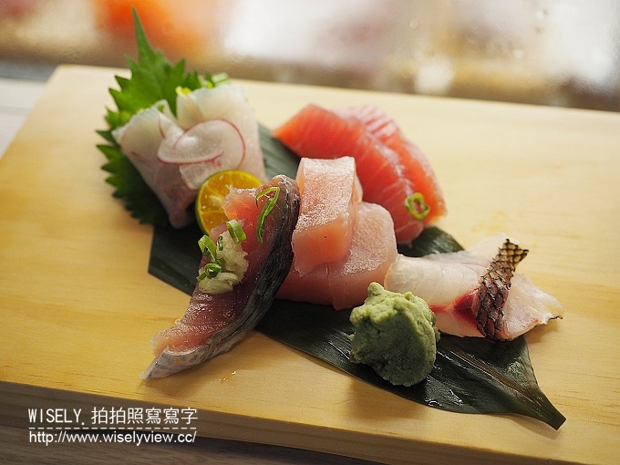 《台北中正區／捷運淡水信義線／東門站美食》魚バカ壽司屋＠位於東門市場裡的一坪立食壽司