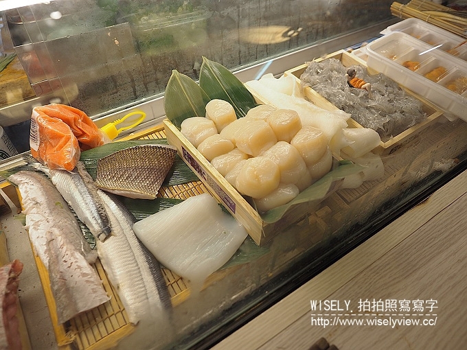 《台北中正區／捷運淡水信義線／東門站美食》魚バカ壽司屋＠位於東門市場裡的一坪立食壽司