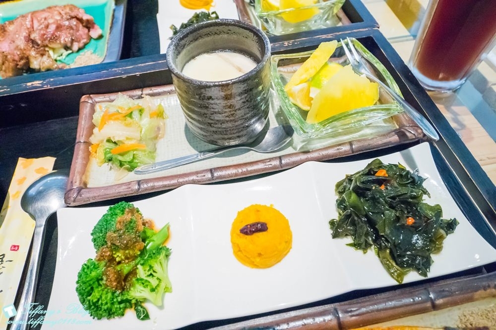 [美食推薦‧宜蘭羅東] 陽光茉莉Sunny Jasmine早午餐店/平價簡餐跟火鍋還有親切的店員!!