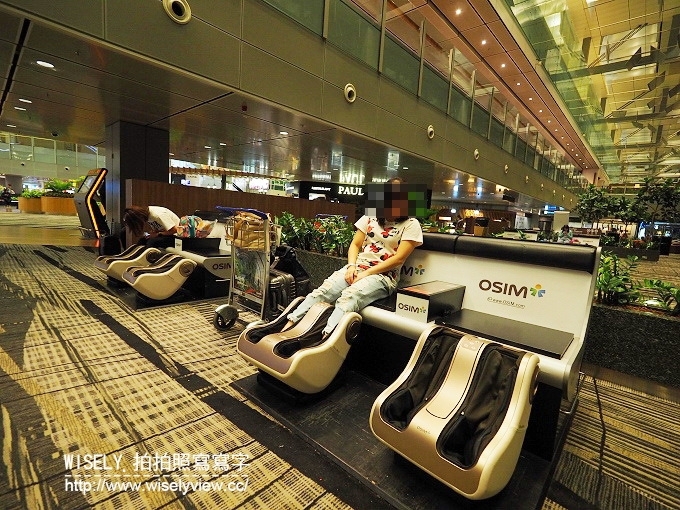 《新加坡樟宜機場第一航廈：轉機體驗與方便設施》搭乘廉航捷星航空JETSTAR輕鬆玩峇里島