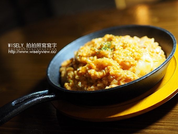 《台北大安區。捷運板南線。忠孝復興站美食》吐司工寓Tosicon(形象店)：特色重工業裝潢&限定韓風料理～全天候無休皆可用餐