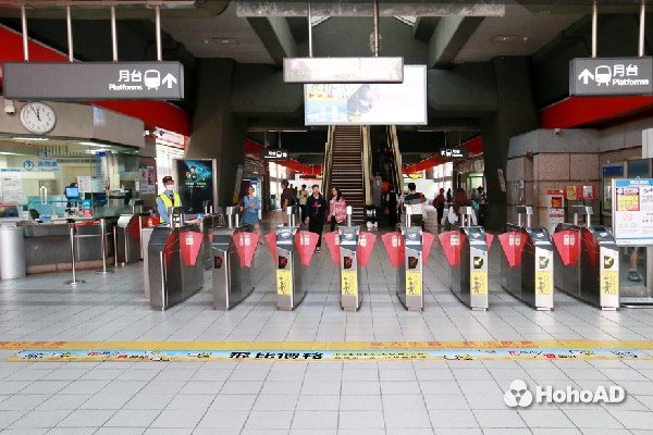 搶攻捷運族比價熱點！飛比價格用場域行銷讓小資族怎麼買都省錢！｜合和國際 HohoAD