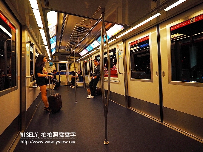 《新加坡樟宜機場第一航廈：轉機體驗與方便設施》搭乘廉航捷星航空JETSTAR輕鬆玩峇里島