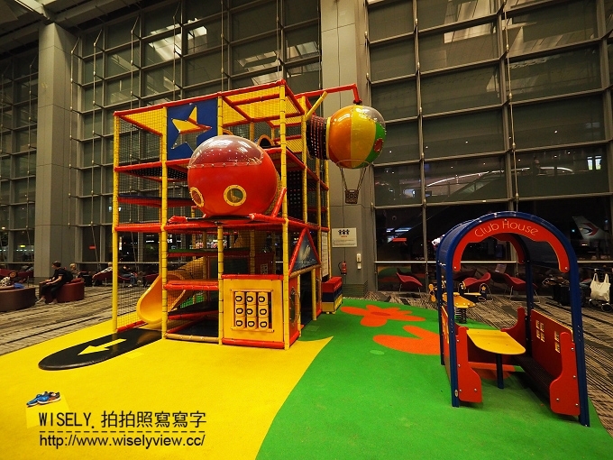 《新加坡樟宜機場第一航廈：轉機體驗與方便設施》搭乘廉航捷星航空JETSTAR輕鬆玩峇里島