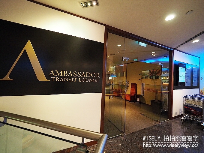 《新加坡樟宜機場第一航廈：轉機體驗與方便設施》搭乘廉航捷星航空JETSTAR輕鬆玩峇里島