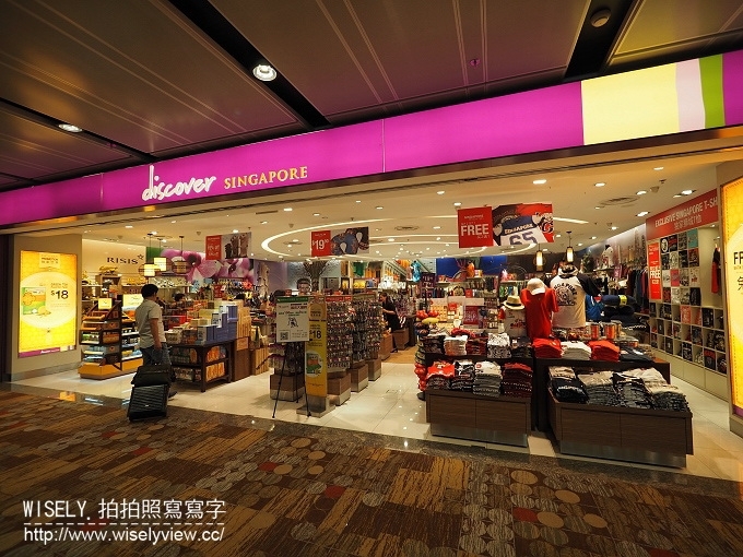 《新加坡樟宜機場第一航廈：轉機體驗與方便設施》搭乘廉航捷星航空JETSTAR輕鬆玩峇里島