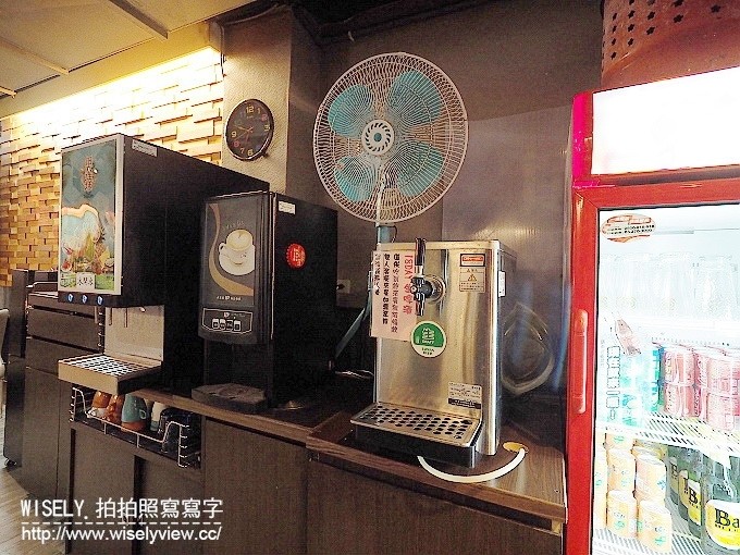 《台北市松山區。捷運板南線。忠孝敦化站美食》熊老大日式炭燒＠東區市民大道吃到飽，帝王蟹／黑毛牛／松阪豬／羊小排／壽司／刺身