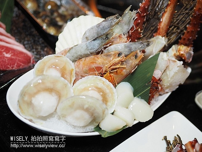 《台北市松山區。捷運板南線。忠孝敦化站美食》熊老大日式炭燒＠東區市民大道吃到飽，帝王蟹／黑毛牛／松阪豬／羊小排／壽司／刺身