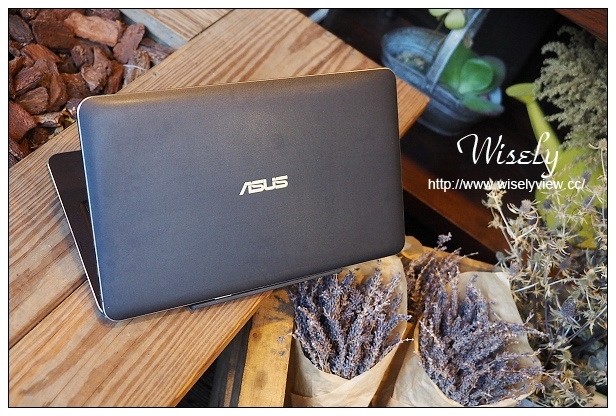 【開箱】3C。華碩筆記型電腦:ASUS Transformer Book T300Chi(開箱篇)@採Intel Core M處理器,實現極薄無風扇設計,提供長效電力與高效能
