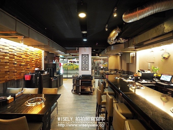 《台北市松山區。捷運板南線。忠孝敦化站美食》熊老大日式炭燒＠東區市民大道吃到飽，帝王蟹／黑毛牛／松阪豬／羊小排／壽司／刺身