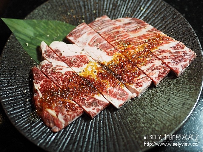 《台北市松山區。捷運板南線。忠孝敦化站美食》熊老大日式炭燒＠東區市民大道吃到飽，帝王蟹／黑毛牛／松阪豬／羊小排／壽司／刺身