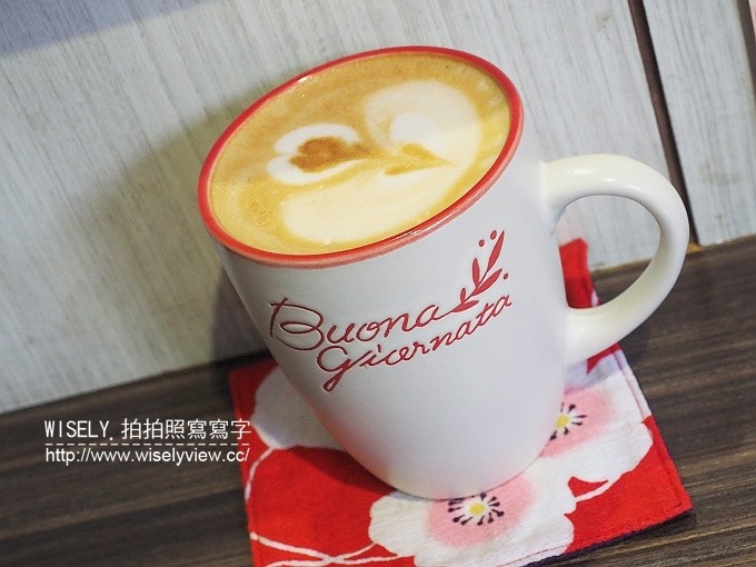 《台北市大同區。淡水信義線。捷運中山站美食》青山咖啡店＠赤峰街裡的日系小店