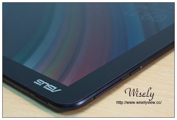 【開箱】3C。華碩筆記型電腦:ASUS Transformer Book T300Chi(開箱篇)@採Intel Core M處理器,實現極薄無風扇設計,提供長效電力與高效能