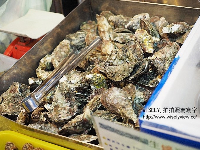 《台北市松山區。松山新店線。捷運松山站美食》饒河街夜市美食@生蠔哥(百元海鮮燒烤)、小明冰果室(雪花冰&燒麻糬)、東發號(百年油飯&肉羹&蚵仔麵線) 《台北市松山區。松山新店線。捷運松山站美食》饒河街夜市美食@生蠔哥(百元海鮮燒烤)、小明冰果室(雪花冰&燒麻糬)、東發號(百年油飯&肉羹&蚵仔麵線)