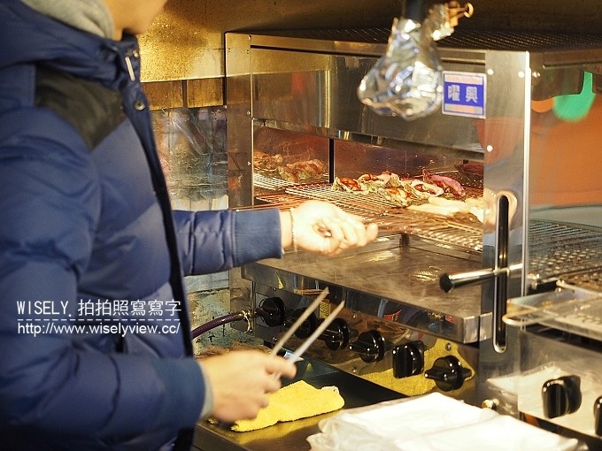 《台北市松山區。松山新店線。捷運松山站美食》饒河街夜市美食@生蠔哥(百元海鮮燒烤)、小明冰果室(雪花冰&燒麻糬)、東發號(百年油飯&肉羹&蚵仔麵線) 《台北市松山區。松山新店線。捷運松山站美食》饒河街夜市美食@生蠔哥(百元海鮮燒烤)、小明冰果室(雪花冰&燒麻糬)、東發號(百年油飯&肉羹&蚵仔麵線)