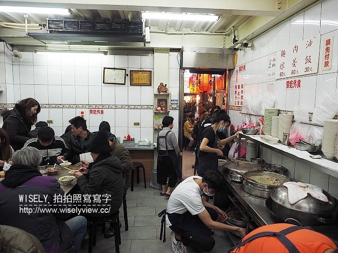 《台北市松山區。松山新店線。捷運松山站美食》饒河街夜市美食@生蠔哥(百元海鮮燒烤)、小明冰果室(雪花冰&燒麻糬)、東發號(百年油飯&肉羹&蚵仔麵線) 《台北市松山區。松山新店線。捷運松山站美食》饒河街夜市美食@生蠔哥(百元海鮮燒烤)、小明冰果室(雪花冰&燒麻糬)、東發號(百年油飯&肉羹&蚵仔麵線)