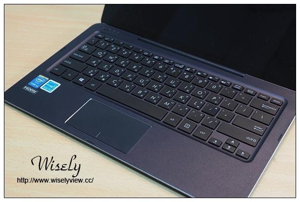 【開箱】3C。華碩筆記型電腦:ASUS Transformer Book T300Chi(開箱篇)@採Intel Core M處理器,實現極薄無風扇設計,提供長效電力與高效能