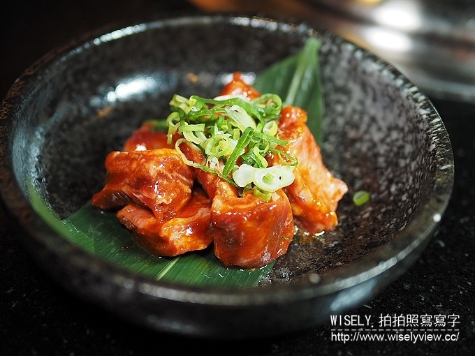 《台北市松山區。捷運板南線。忠孝敦化站美食》熊老大日式炭燒＠東區市民大道吃到飽，帝王蟹／黑毛牛／松阪豬／羊小排／壽司／刺身