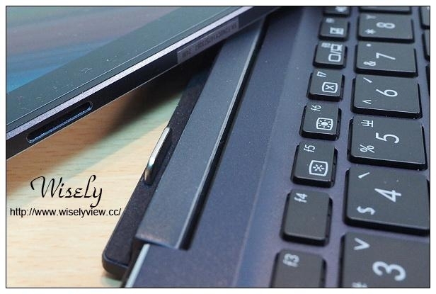 【開箱】3C。華碩筆記型電腦:ASUS Transformer Book T300Chi(開箱篇)@採Intel Core M處理器,實現極薄無風扇設計,提供長效電力與高效能