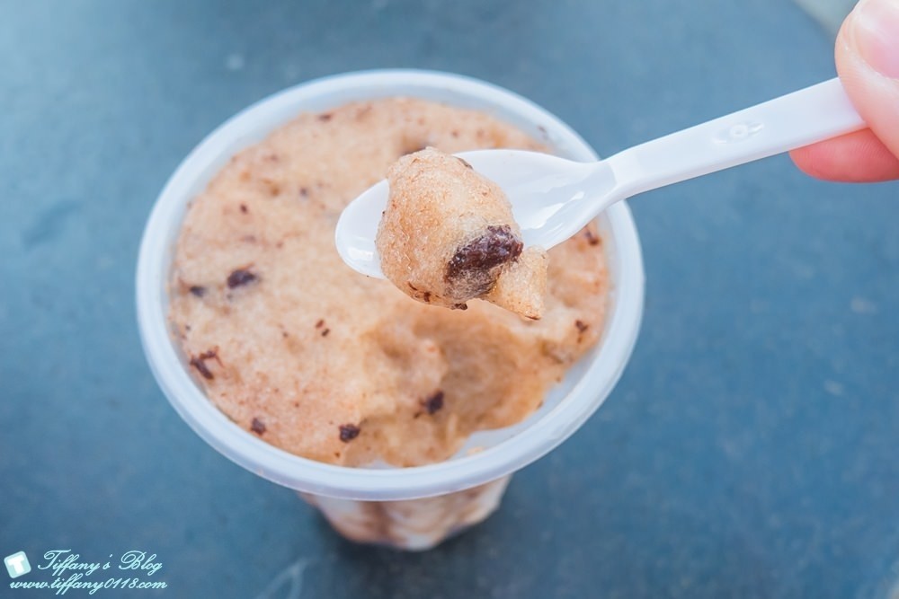 八里老街"阿忠花生捲冰淇淋"/食尚玩家推薦綿綿冰必吃