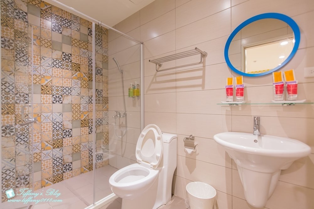 [台南‧住宿]北歐小幸福民宿/有背包客房型~近台南火車站~房間舒適有設計感超推薦